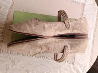 Merceditas beige talla 39 con hebilla