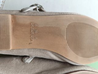 Merceditas beige talla 39 con hebilla