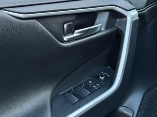 Toyota Rav4 2.5l 220H Style