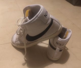 Deportivas Nike Bota Alta Blancas y Negras