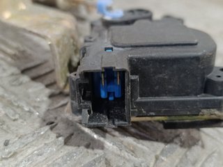 CERRADURA PUERTA DELANTERA DERECHA DAEWOO MATIZ