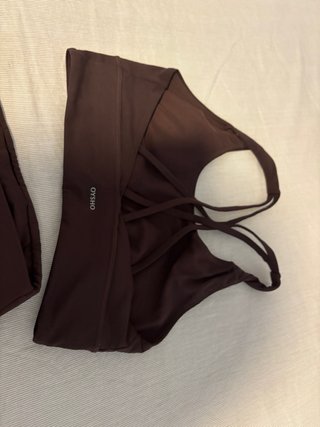 Conjunto deportivo Oysho: Top y leggings