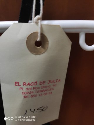 Camiseta lencera negra con encaje