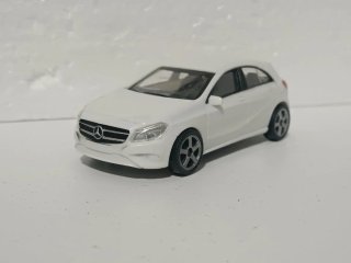 4 coches escala 1:43 Europeos