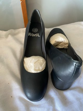 Zapato Salón Negro Piel Talla 36