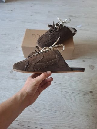 Mules de cuero marrones