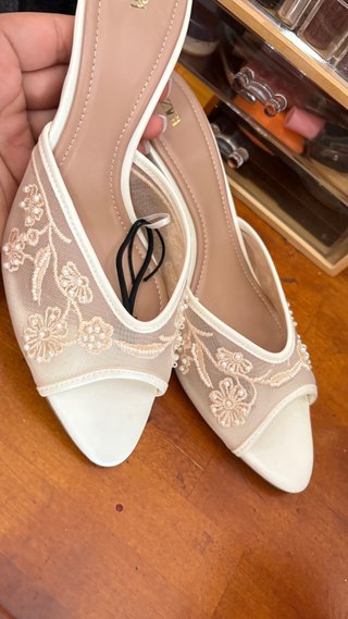 Sandalias Zara Tacon Malla Bordada Beige
