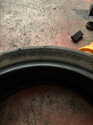 Neumático Michelin pilot