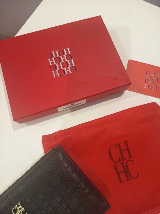 Cartera Carolina Herrera Negra y Dorada