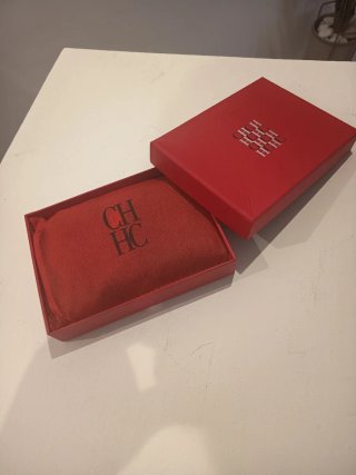 Cartera Carolina Herrera Negra y Dorada