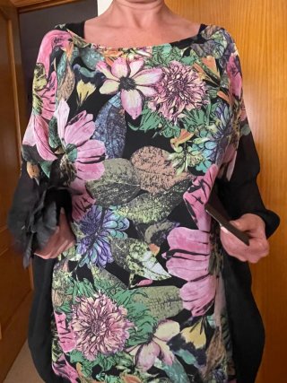 Vestido estampado floral con cinturón