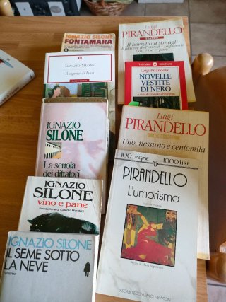 Romanzi Ignazio Silone e novelle Luigi Pirandello