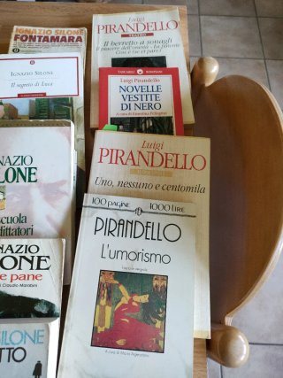 Romanzi Ignazio Silone e novelle Luigi Pirandello