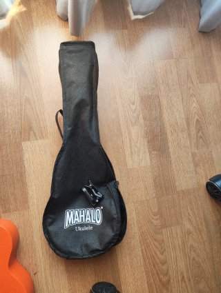 Ukelele Mahalo Naranja + Afinador