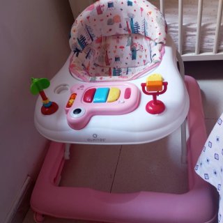 Andador Bebé Rosa con Juguetes