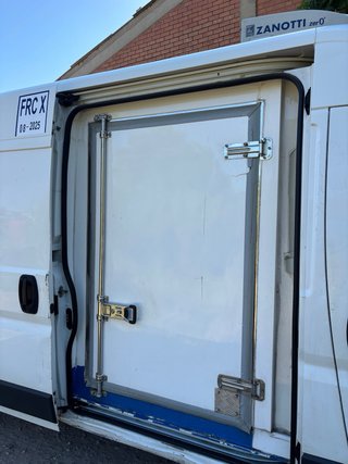 Peugeot Boxer con equipo de frío y congelación.