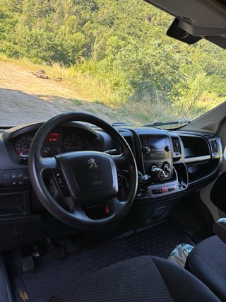 Peugeot Boxer con equipo de frío y congelación.
