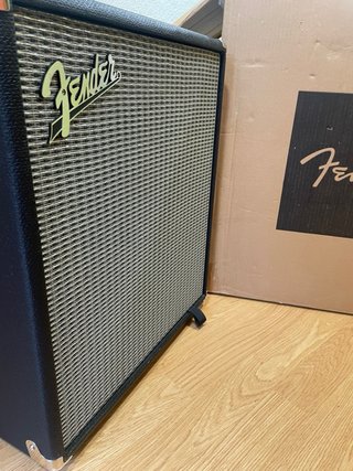 Amplificador de bajo Fender Rumble 100
