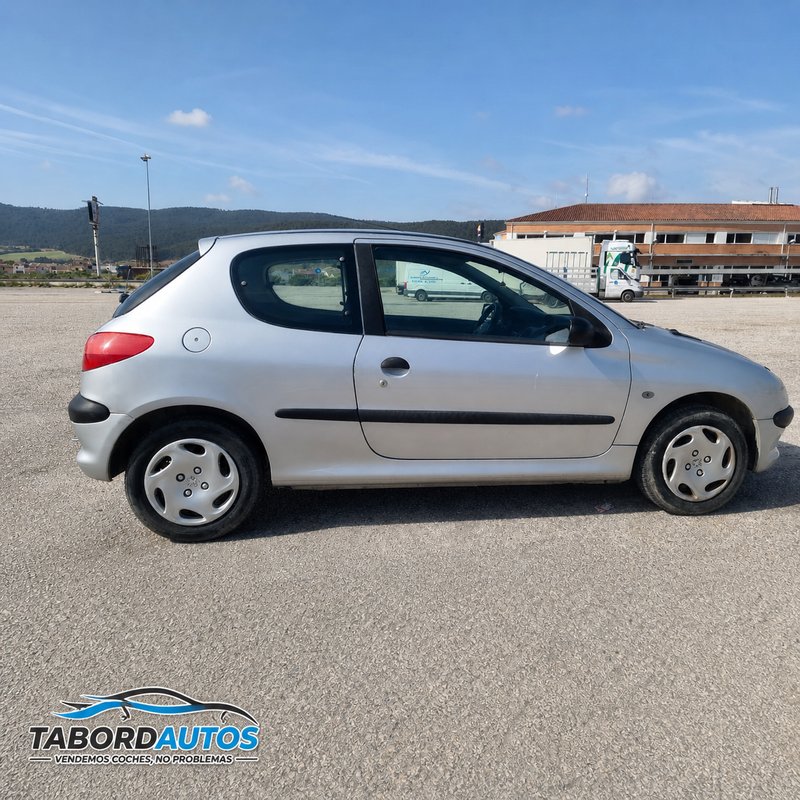 Peugeot 206 1.4 XR 2002, foto 2
