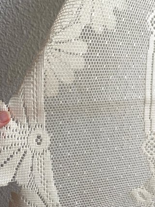 Mantel de encaje beige floral