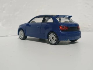 4 coches escala 1:43 variados