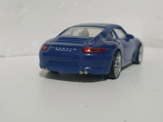 4 coches escala 1:43 variados