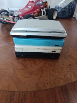 Lote 4 Nintendo DS (Negro, Azul, Blanco)