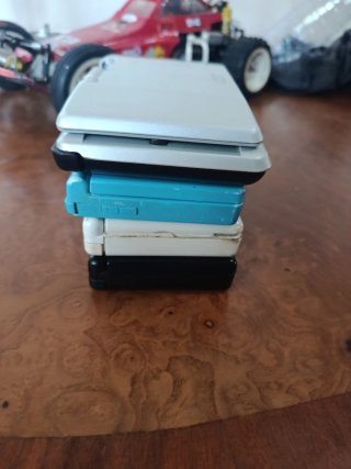 Lote 4 Nintendo DS (Negro, Azul, Blanco)