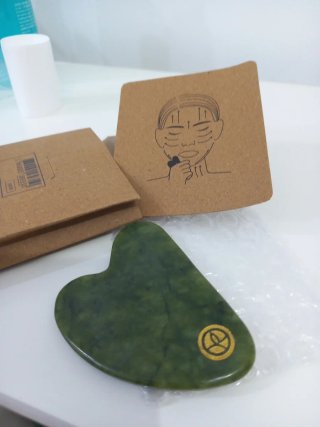 Gua Sha Cuore Verde Oro