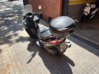 Suzuki Burgman 200 Maxi Scooter