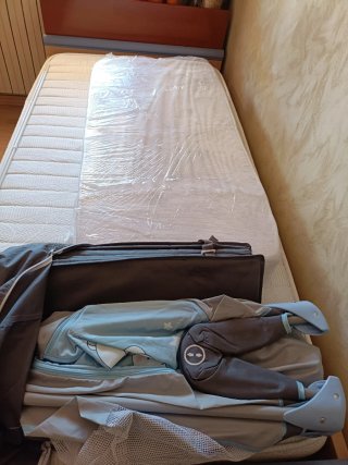 Cuna de viaje con colchón