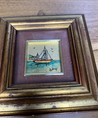 Miniatura barca a vela firmata su fondo oro