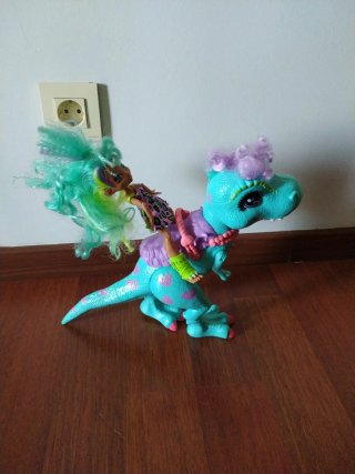 Muñeca Rockelle con Mascota Dinos Mattel Cave Club