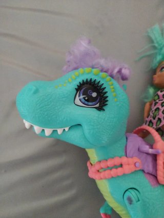 Muñeca Rockelle con Mascota Dinos Mattel Cave Club