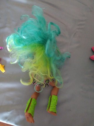 Muñeca Rockelle con Mascota Dinos Mattel Cave Club