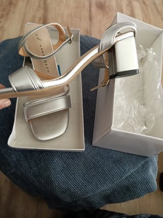 Sandalias plateadas