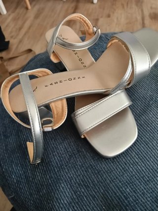 Sandalias plateadas