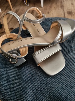 Sandalias plateadas