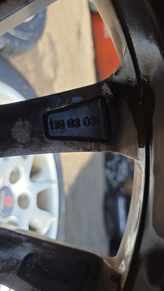JUEGO DE LLANTAS SAAB 95 2001 R17