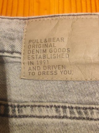 Pantalón corto vaquero Pull&Bear desgastado