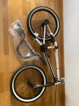 Bicicleta Verde BMX