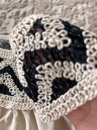 Top Zara Beige Negro Crochet