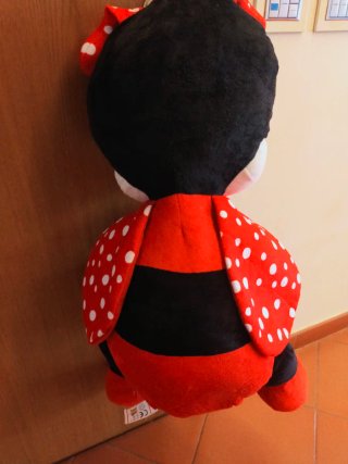 Peluche gigante Minnie con cuori