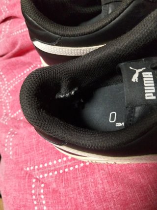 Zapatillas Puma Negras y Blancas