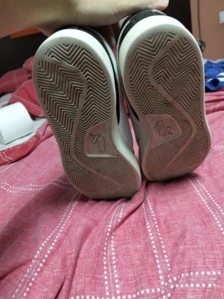 Zapatillas Puma Negras y Blancas