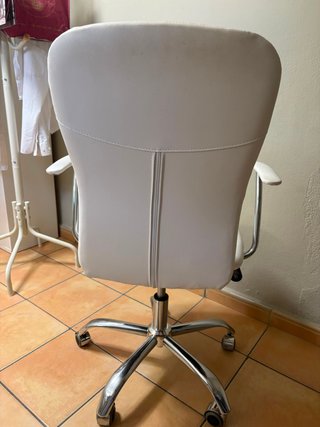 Sedia da ufficio bianca in pelle