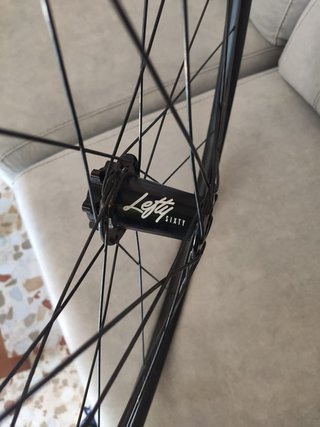 Rueda Delantera Stan's NoTubes Crest MK4
