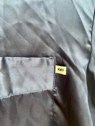 Bata de raso azul marino