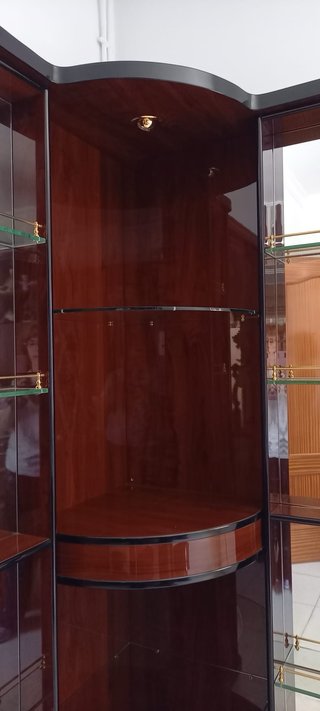 Mueble de esquina madera y cristal