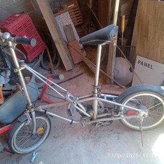 Bicicleta antigua plegable